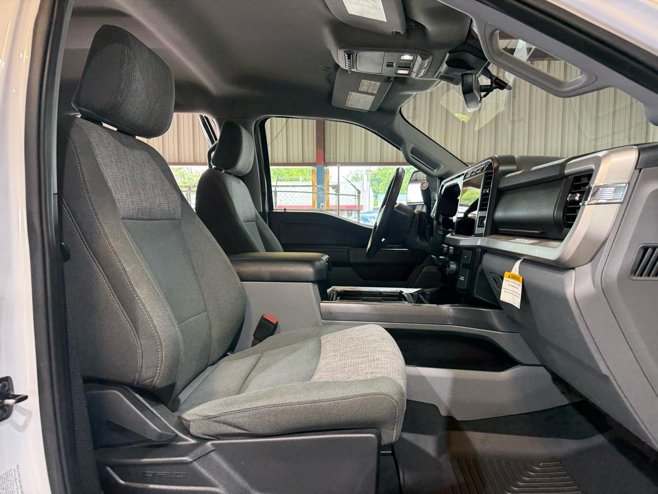 Ford F-250 SD XLT Crew Cab 4WD 2024