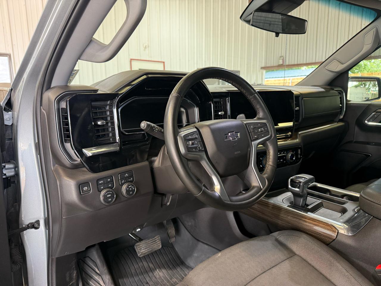 Chevrolet Silverado 1500 Trail Boss LT Crew Cab 4WD 2024