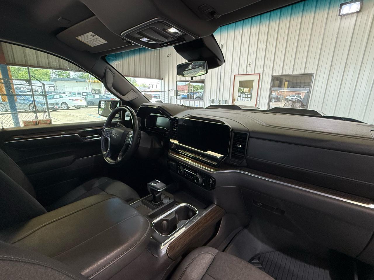 Chevrolet Silverado 1500 Trail Boss LT Crew Cab 4WD 2024