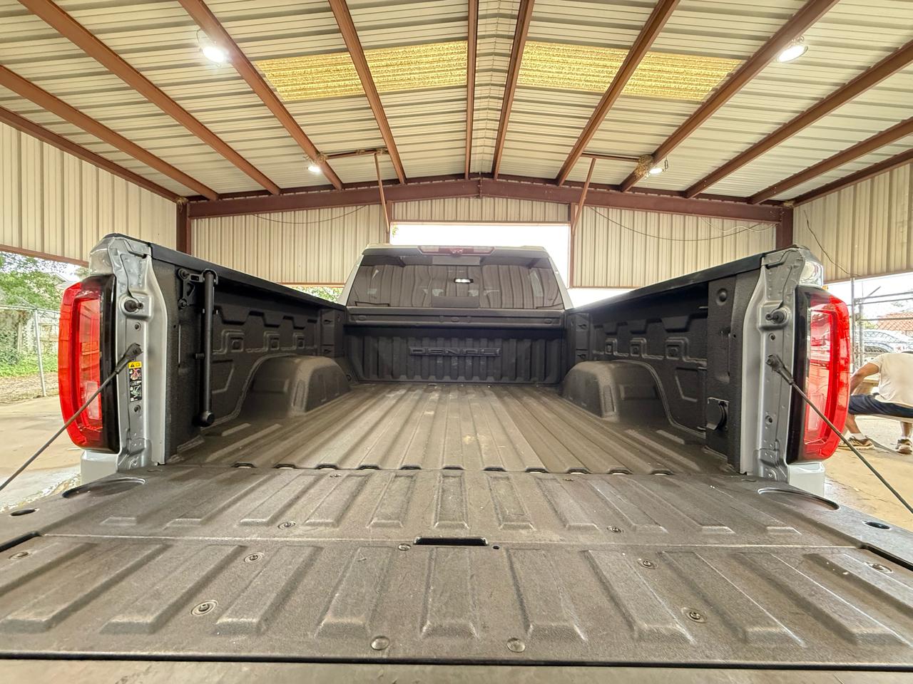 GMC Sierra 1500 Denali Crew Cab Short Box 4WD 2023