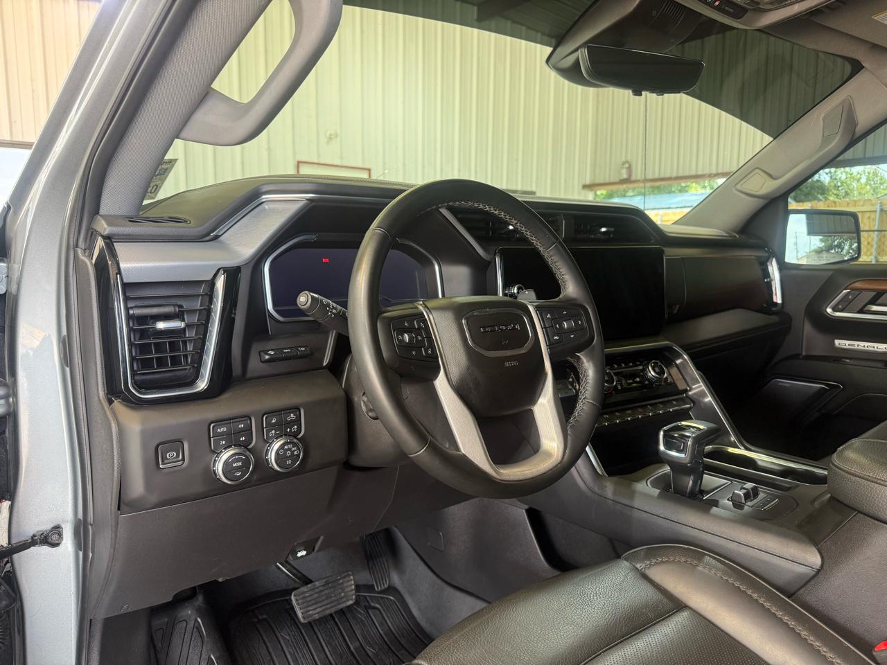 GMC Sierra 1500 Denali Crew Cab Short Box 4WD 2023
