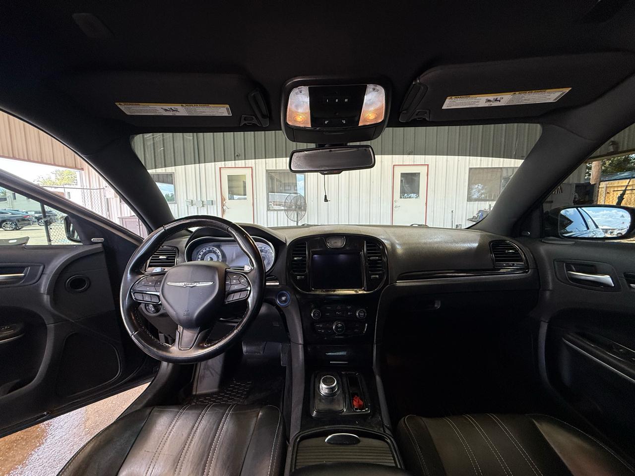 Chrysler 300 S V6 RWD 2021