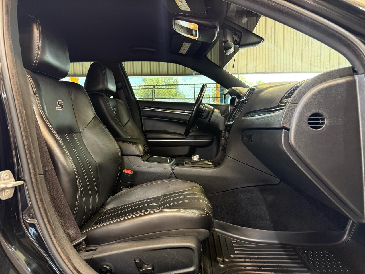 Chrysler 300 S V6 RWD 2021