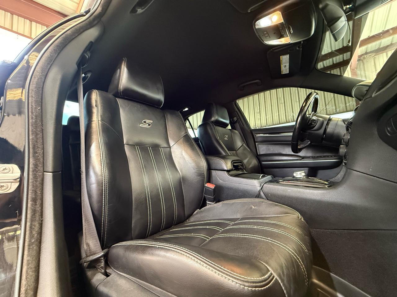 Chrysler 300 S V6 RWD 2021