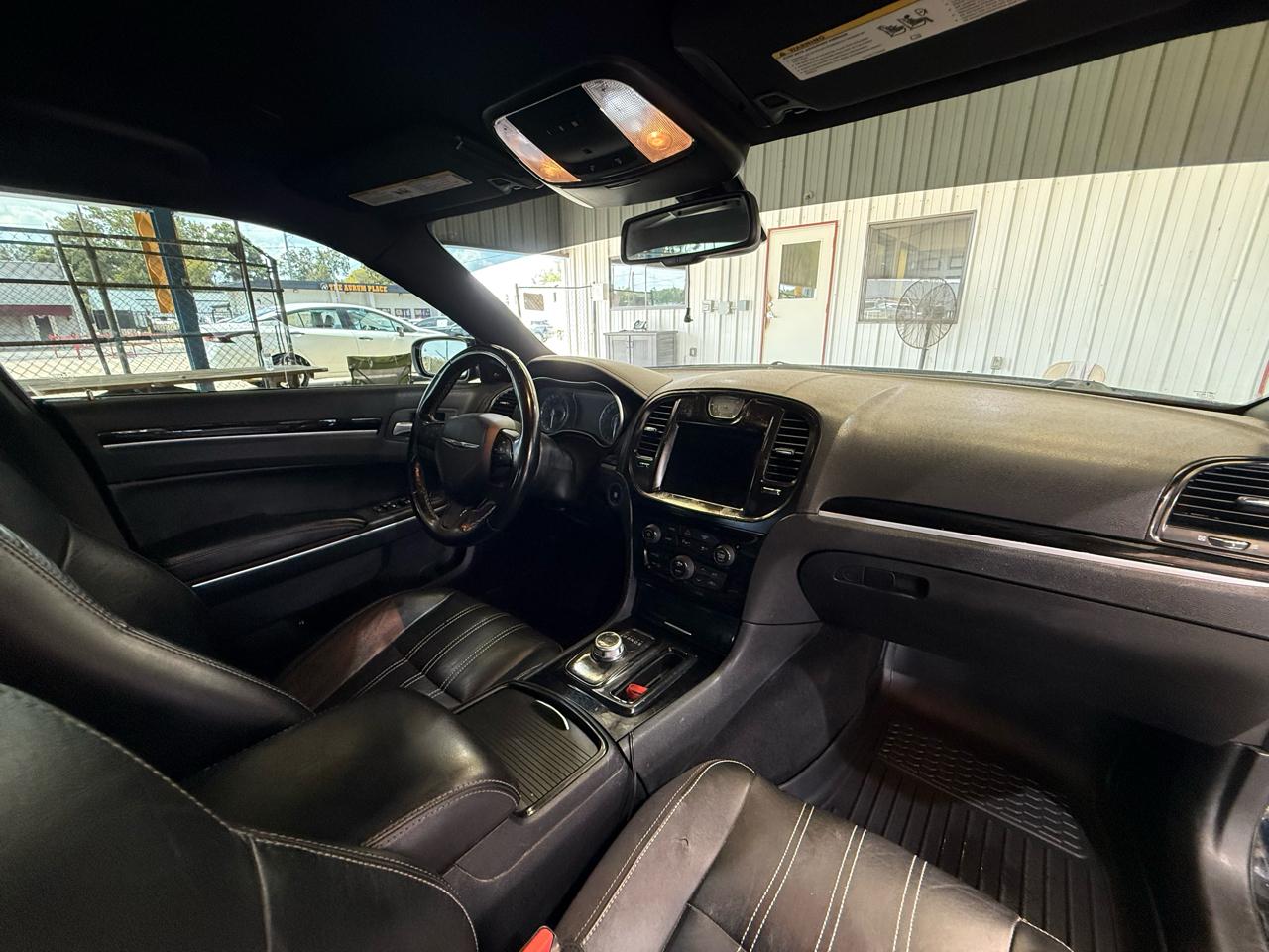 Chrysler 300 S V6 RWD 2021
