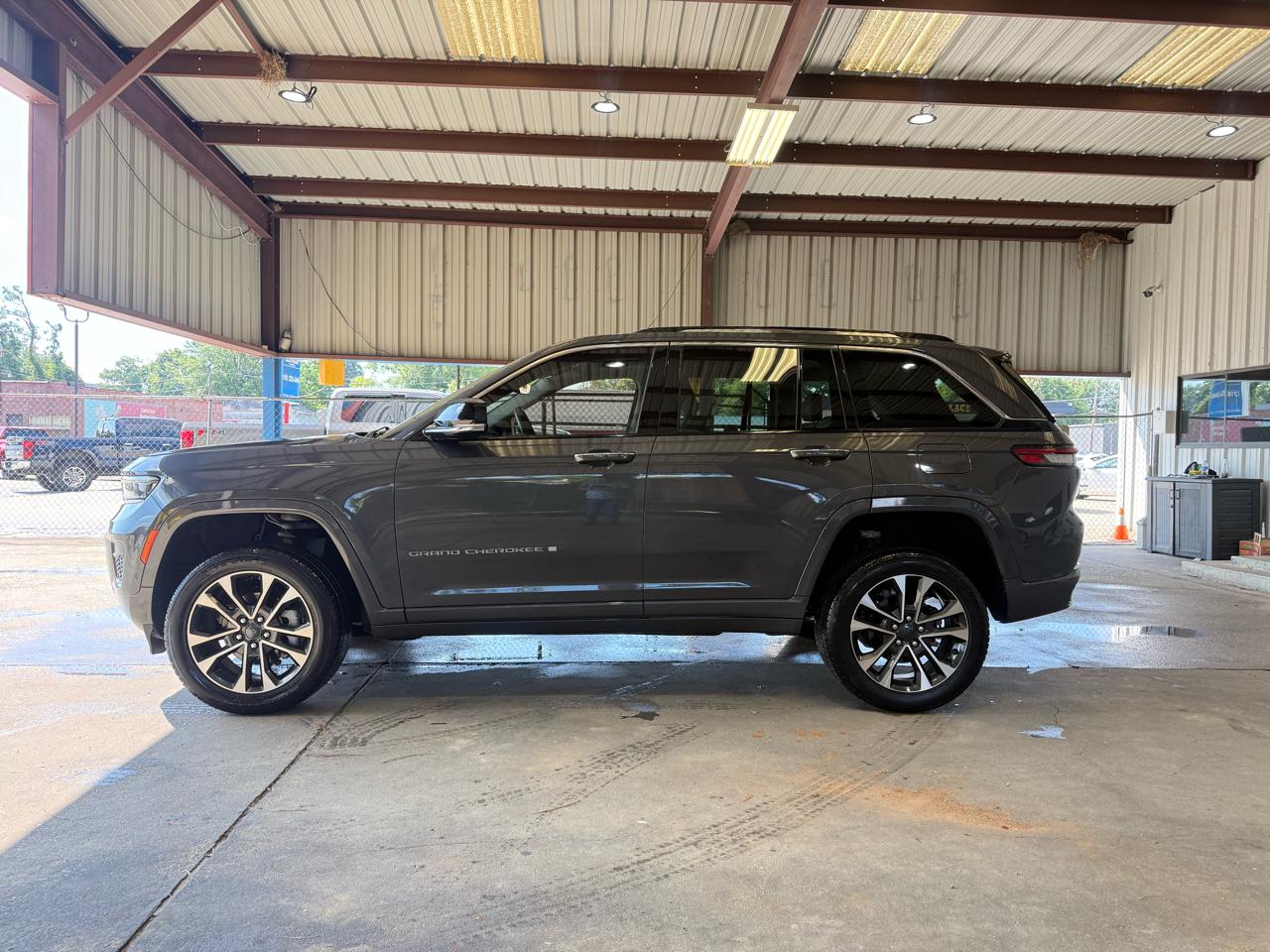 Jeep Grand Cherokee Overland 4WD 2022