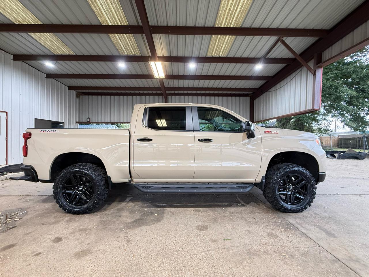 2022 Chevrolet Silverado 1500 LT Trail Boss - Photo 6