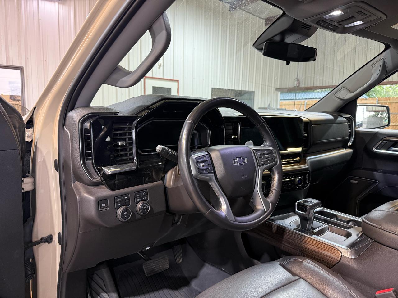2022 Chevrolet Silverado 1500 LT Trail Boss - Photo 11