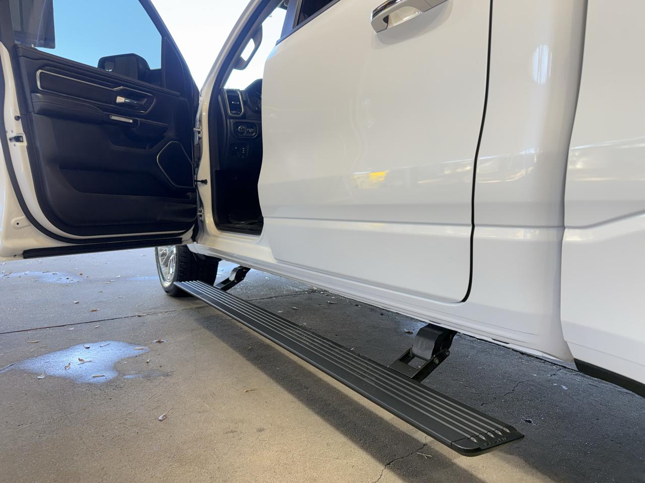 RAM 1500 Laramie Crew Cab SWB 2WD 2022
