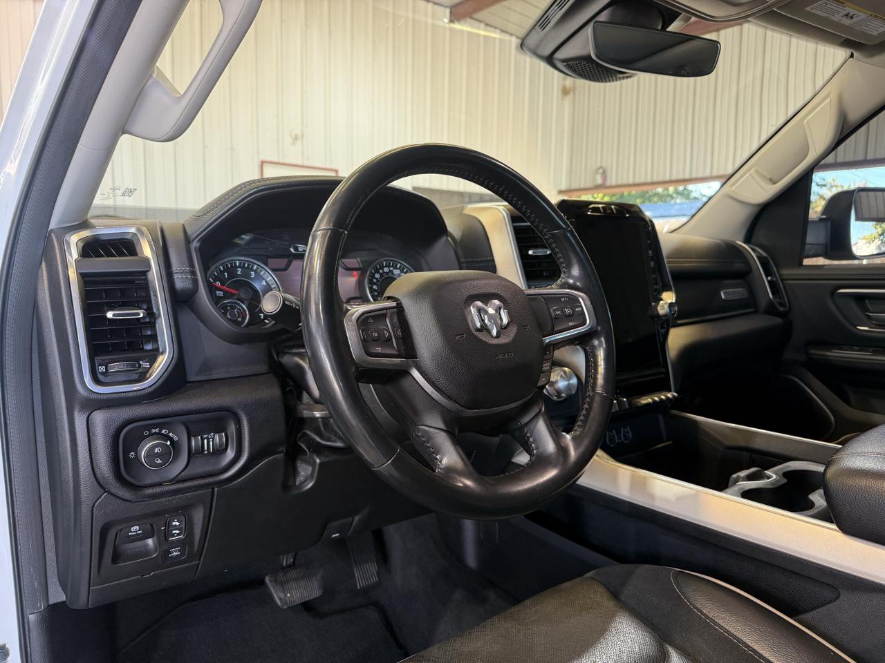 RAM 1500 Laramie Crew Cab SWB 2WD 2022