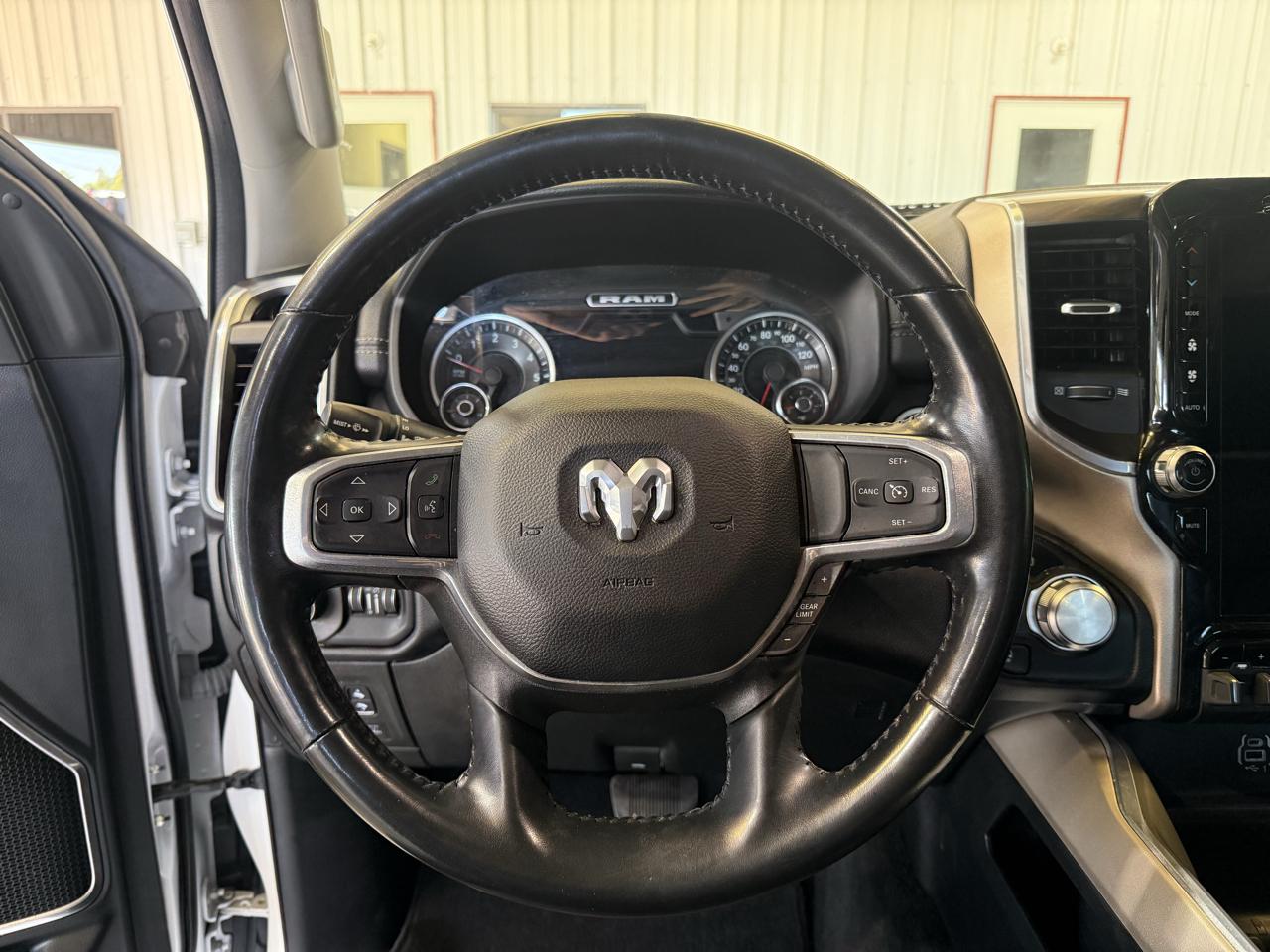 RAM 1500 Laramie Crew Cab SWB 2WD 2022