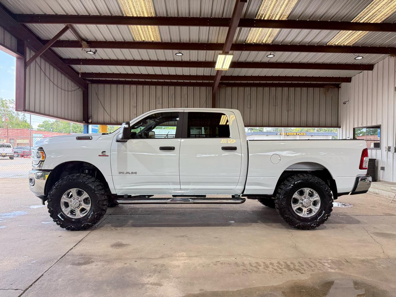 RAM 2500 Big Horn 4x4 Crew Cab 6'4" Box 2024