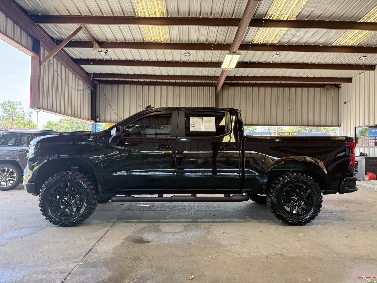 Chevrolet Silverado 1500 Trail Boss LT Crew Cab 4WD 2025