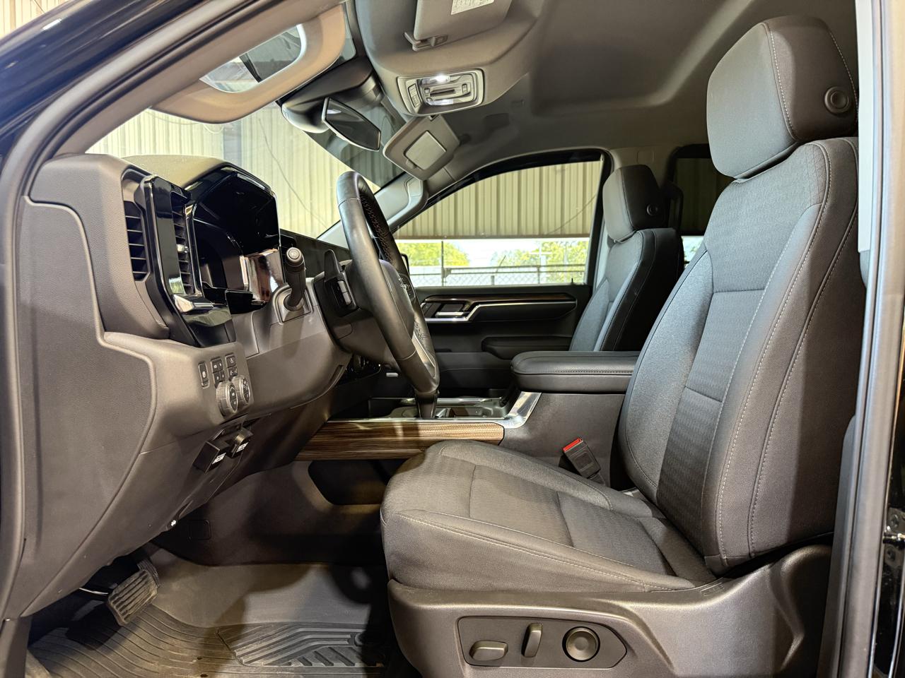 Chevrolet Silverado 1500 Trail Boss LT Crew Cab 4WD 2025