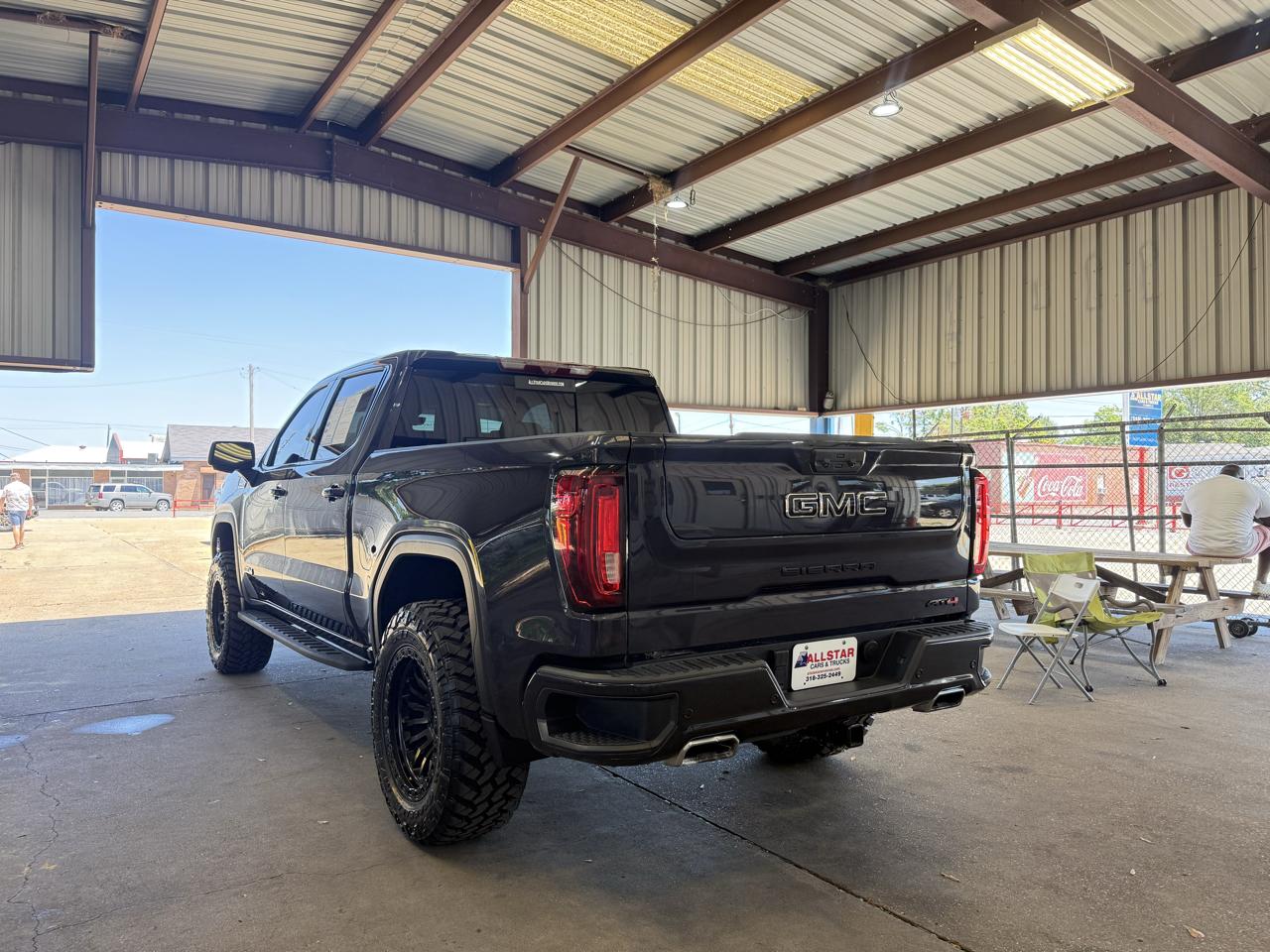 GMC Sierra 1500 AT4 Crew Cab 4WD 2024