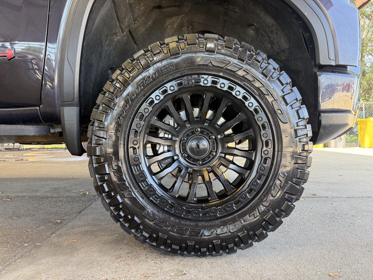 GMC Sierra 1500 AT4 Crew Cab 4WD 2024