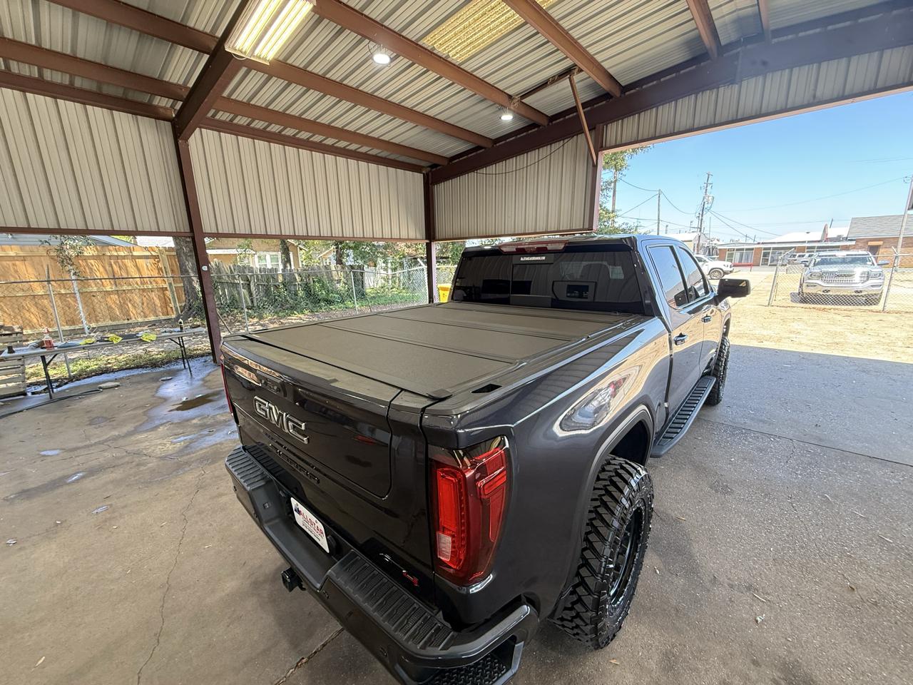GMC Sierra 1500 AT4 Crew Cab 4WD 2024