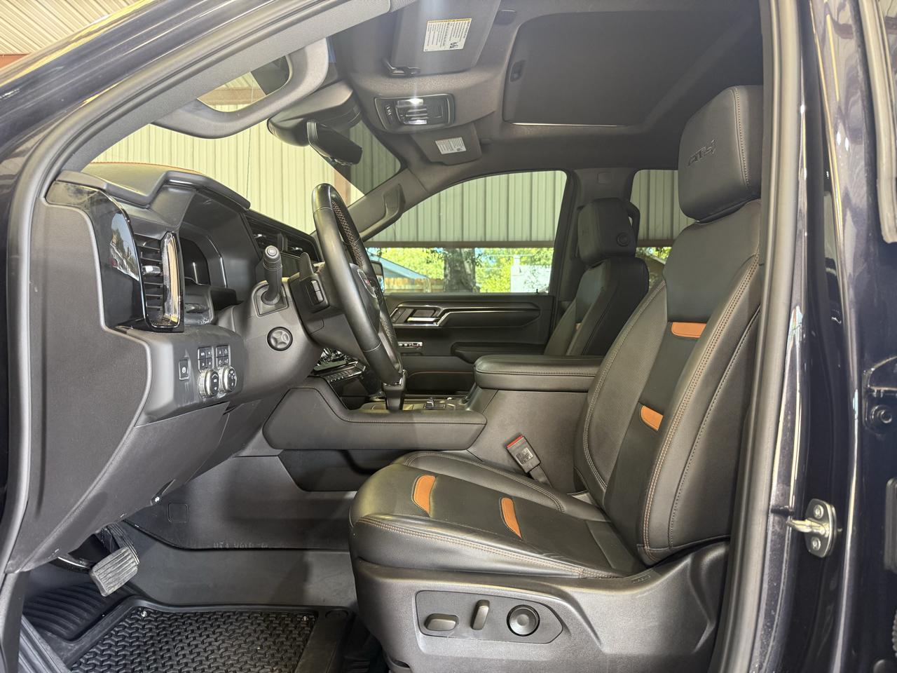 GMC Sierra 1500 AT4 Crew Cab 4WD 2024