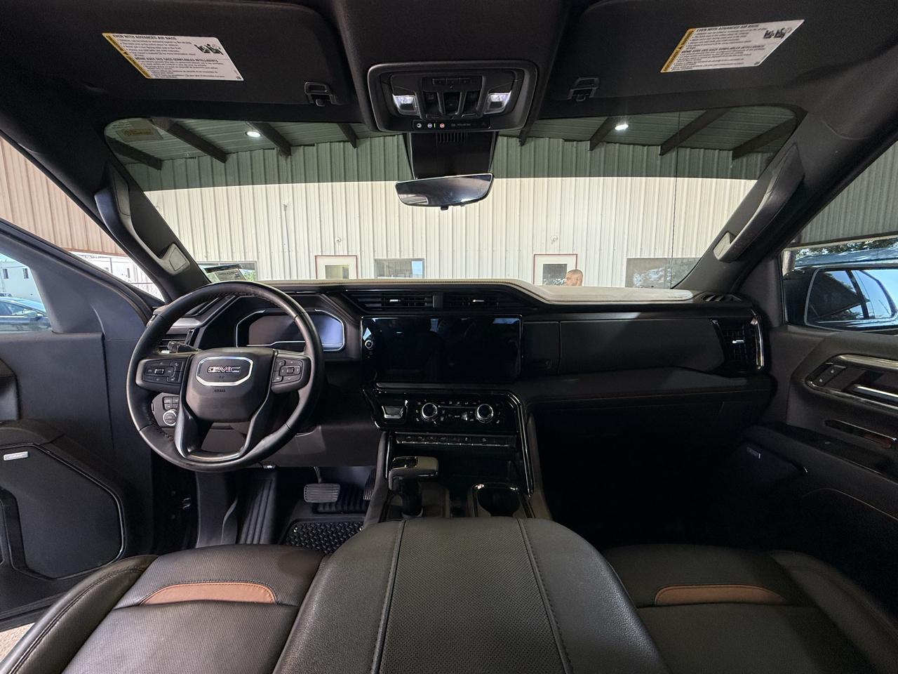 GMC Sierra 1500 AT4 Crew Cab 4WD 2024