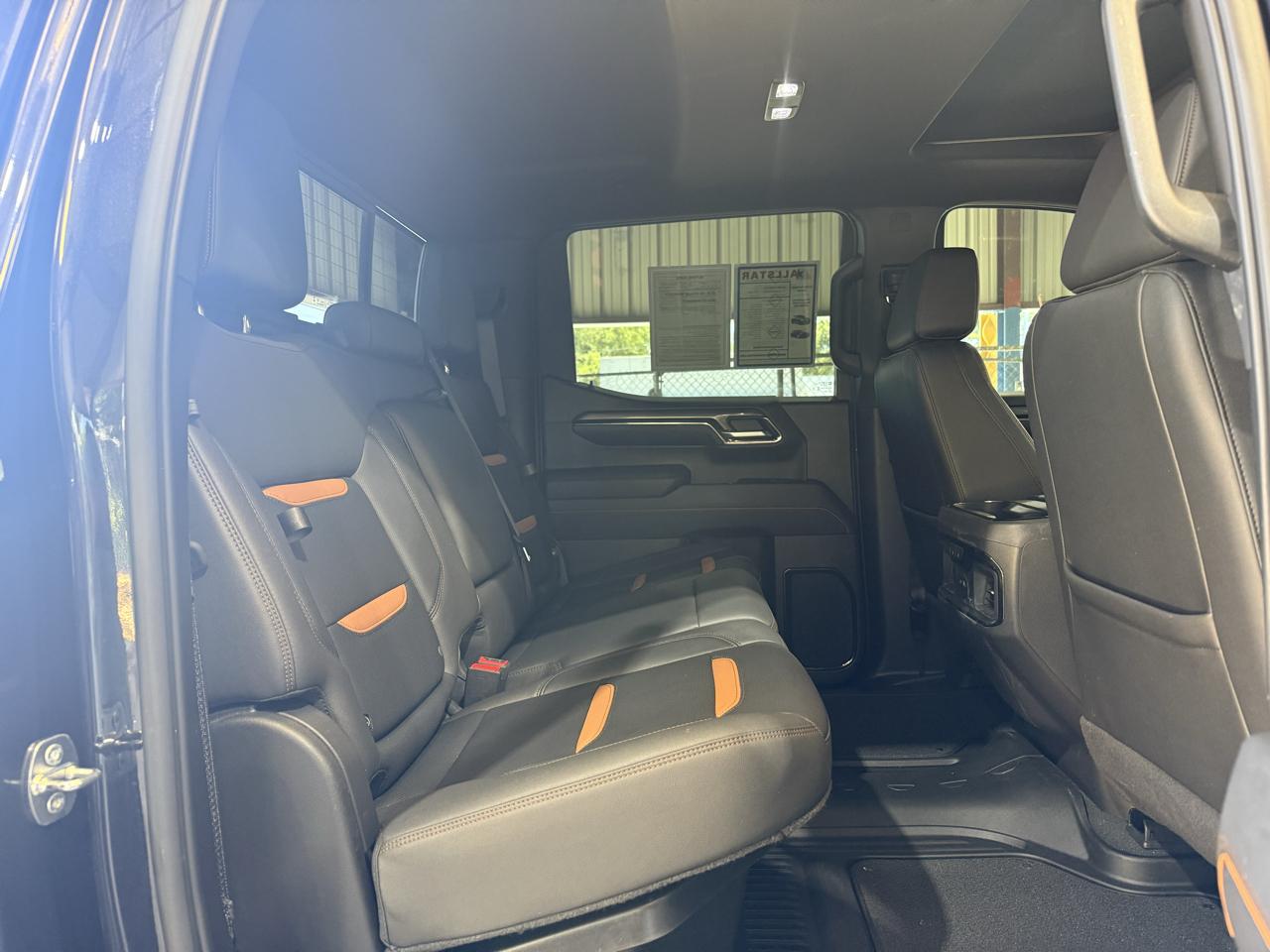 GMC Sierra 1500 AT4 Crew Cab 4WD 2024