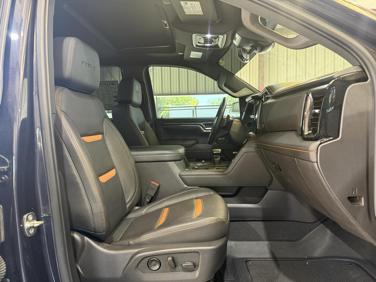 GMC Sierra 1500 AT4 Crew Cab 4WD 2024