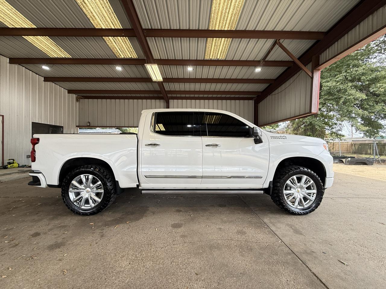 Chevrolet Silverado 1500 High Country Crew Cab 4WD 2023