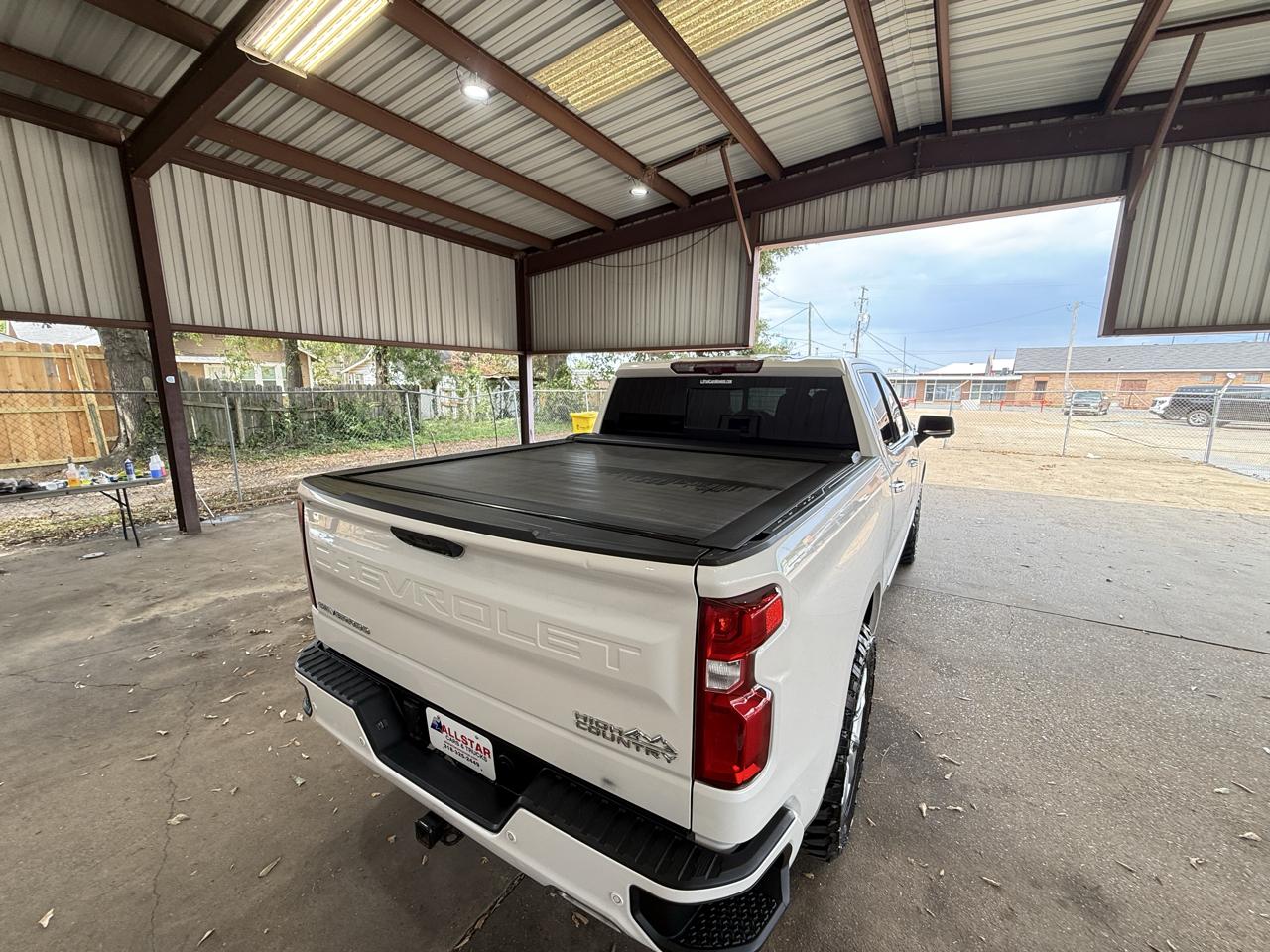 Chevrolet Silverado 1500 High Country Crew Cab 4WD 2023