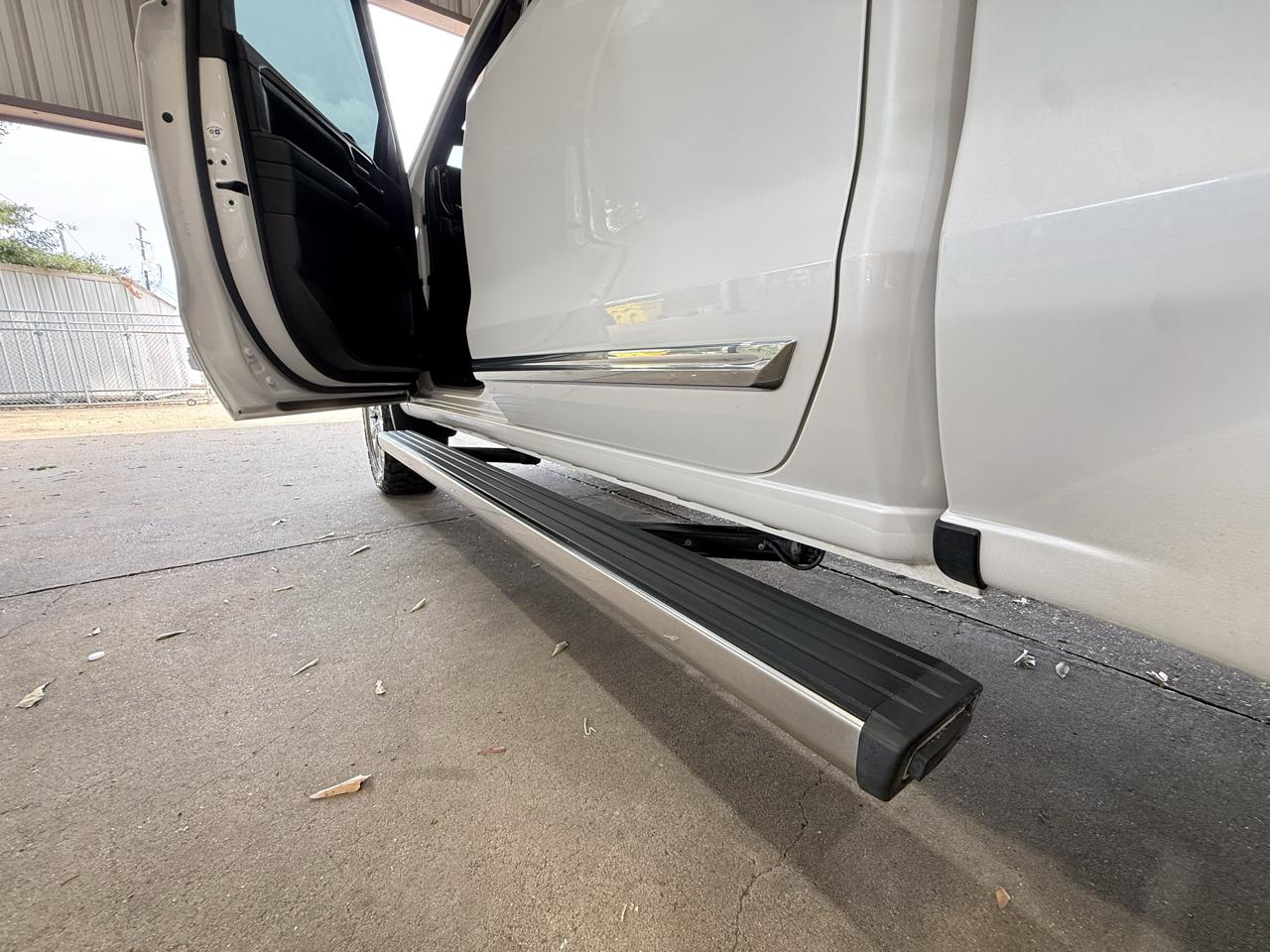 Chevrolet Silverado 1500 High Country Crew Cab 4WD 2023