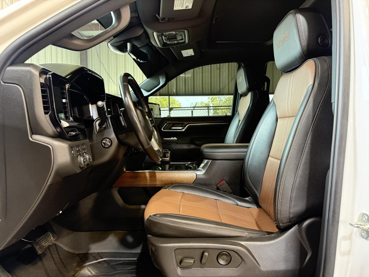 Chevrolet Silverado 1500 High Country Crew Cab 4WD 2023