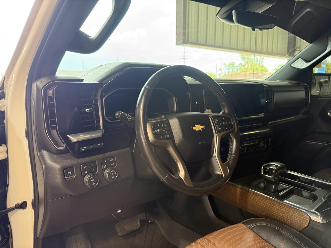 Chevrolet Silverado 1500 High Country Crew Cab 4WD 2023