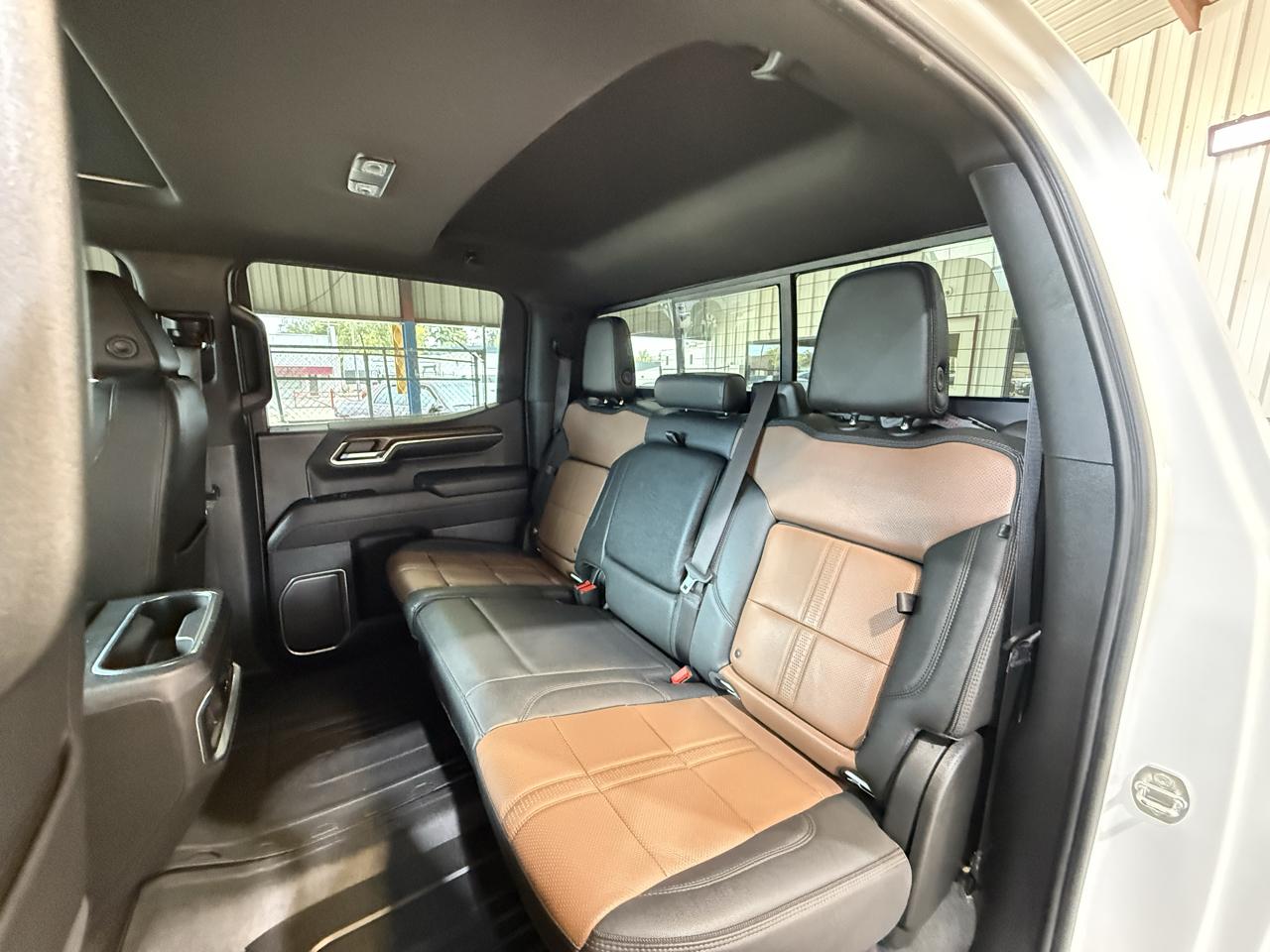 Chevrolet Silverado 1500 High Country Crew Cab 4WD 2023