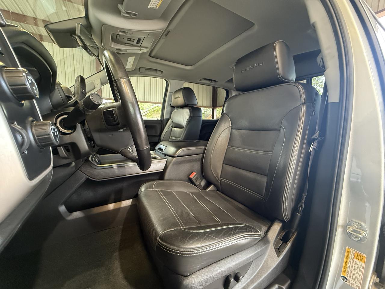 GMC Sierra photo 13