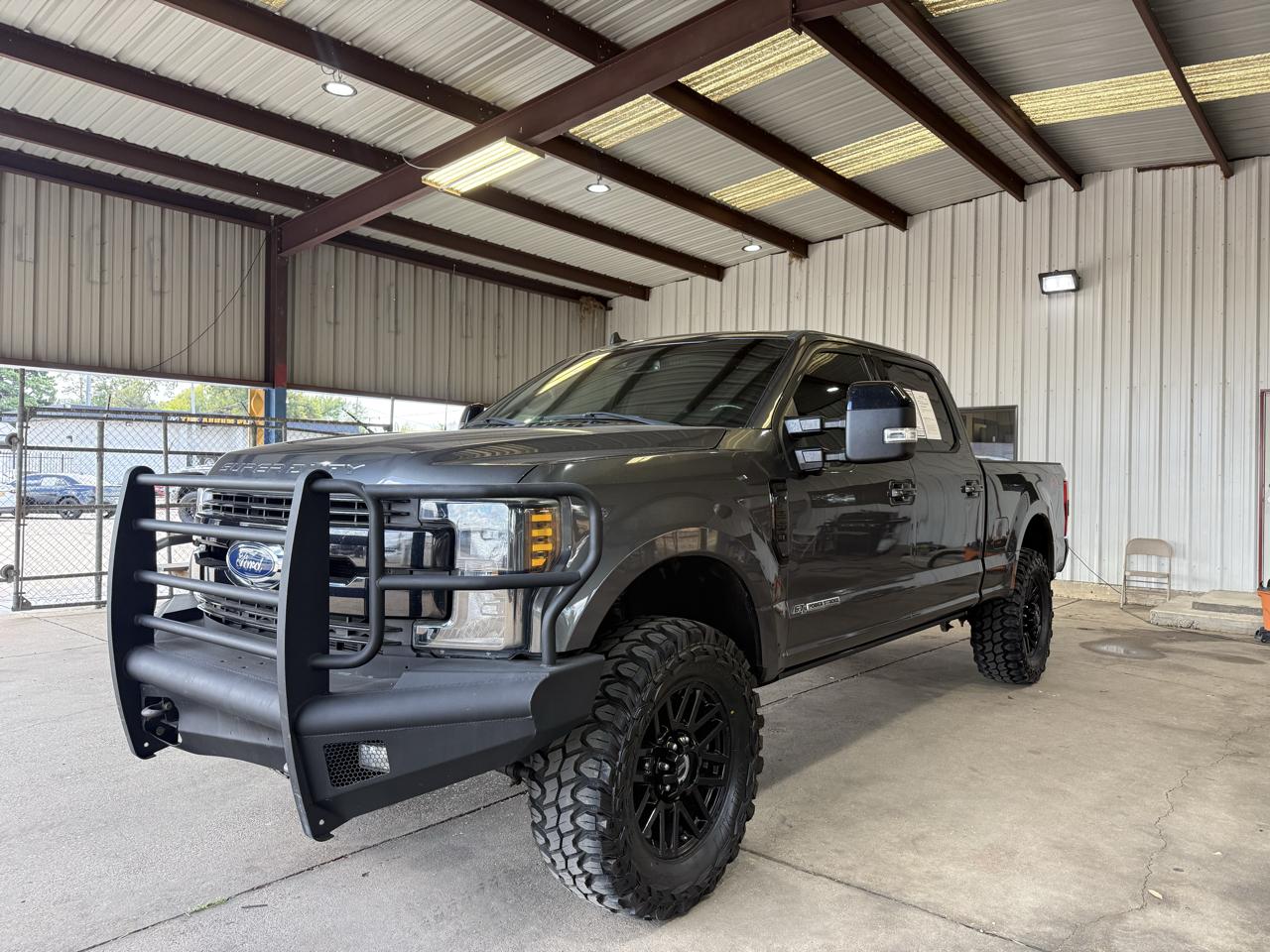 Ford F-250 photo 2