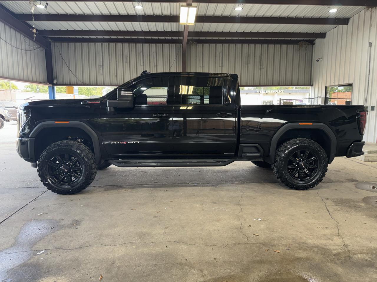 GMC Sierra 2500HD AT4 Crew Cab 4WD 2024