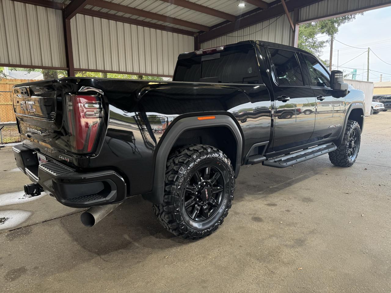GMC Sierra 2500HD AT4 Crew Cab 4WD 2024