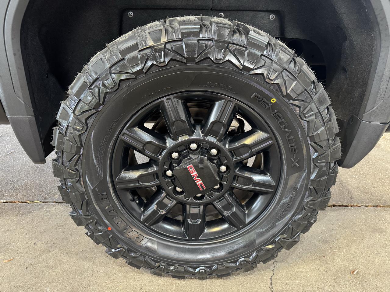 GMC Sierra 2500HD AT4 Crew Cab 4WD 2024