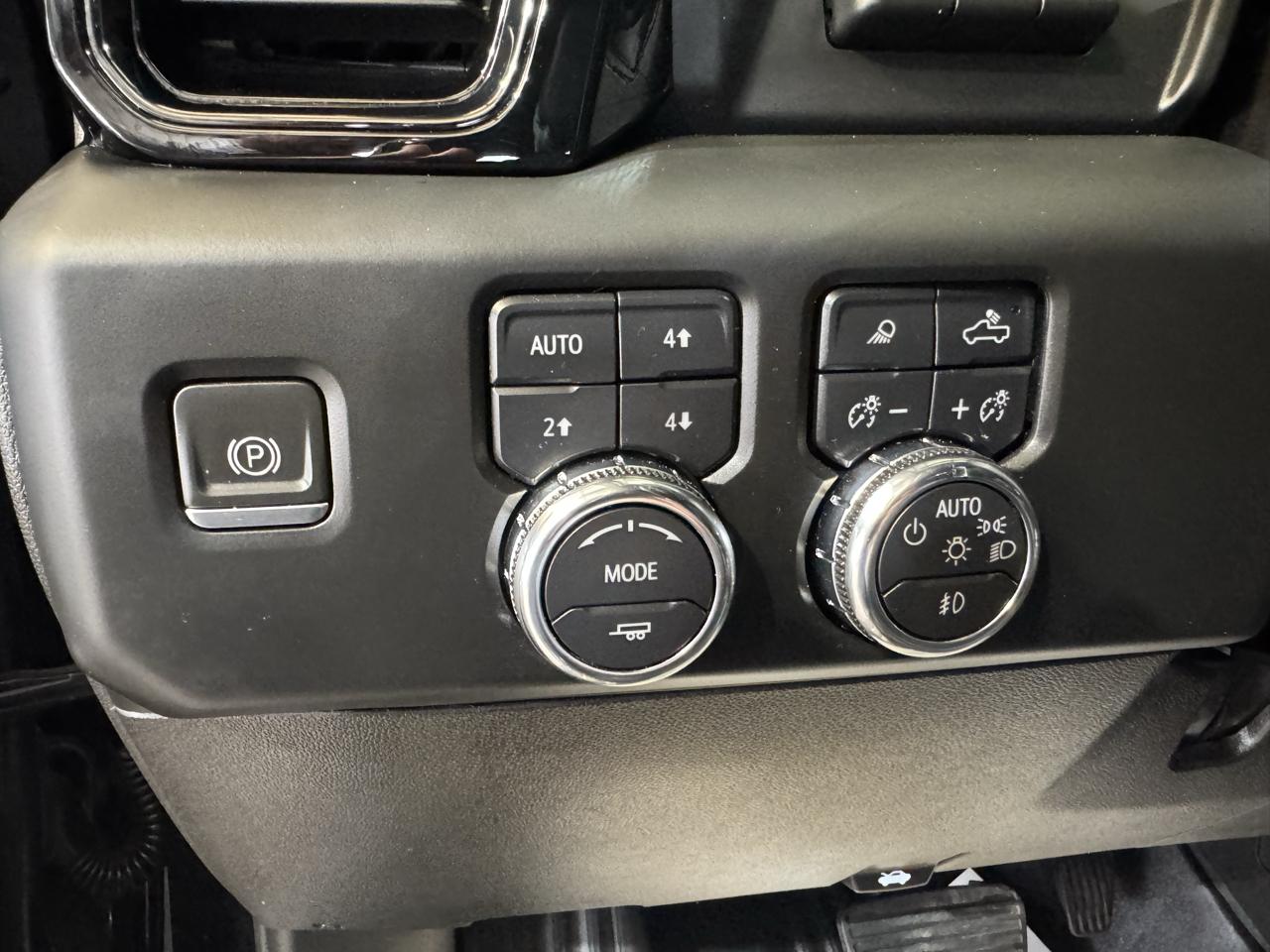 GMC Sierra 2500HD AT4 Crew Cab 4WD 2024