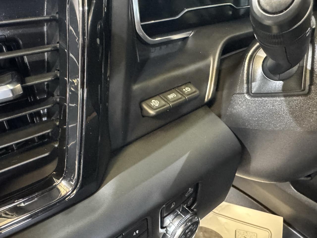 GMC Sierra 2500HD AT4 Crew Cab 4WD 2024