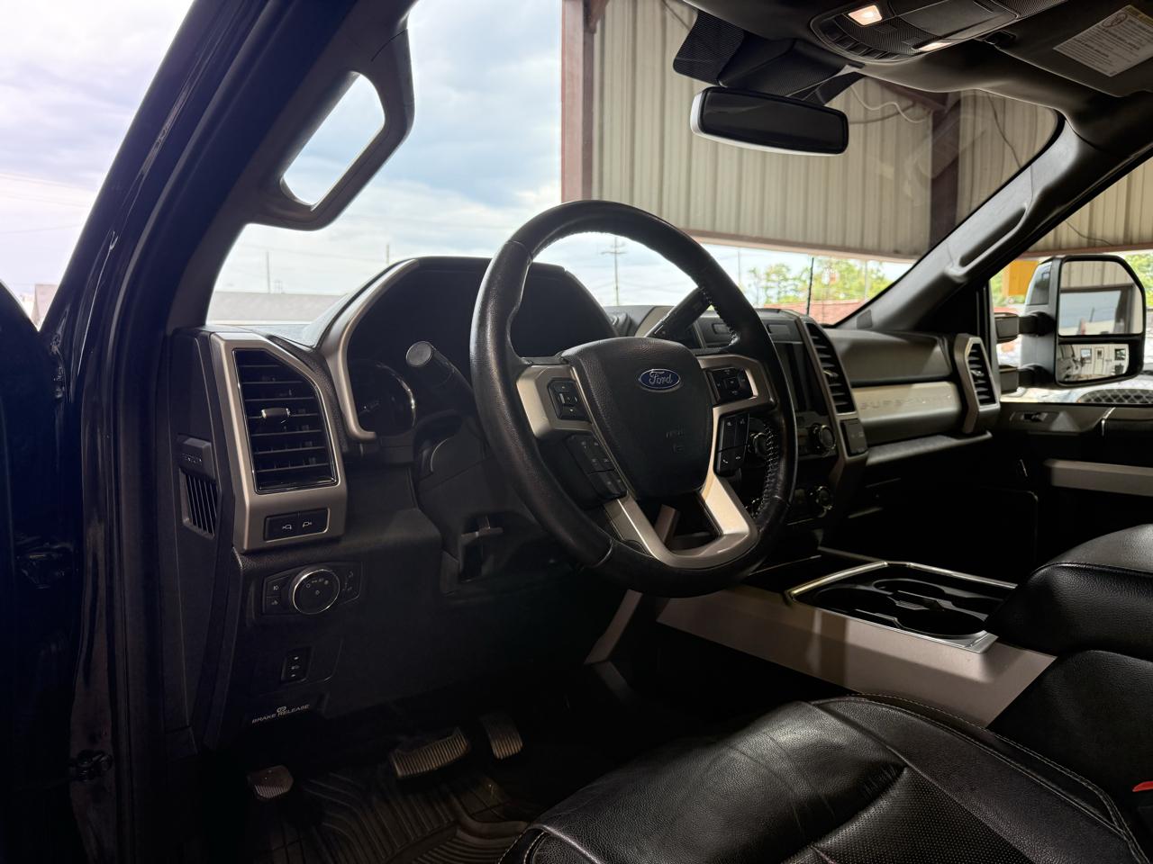 Ford F-250 SD Lariat Crew Cab 4WD 2020