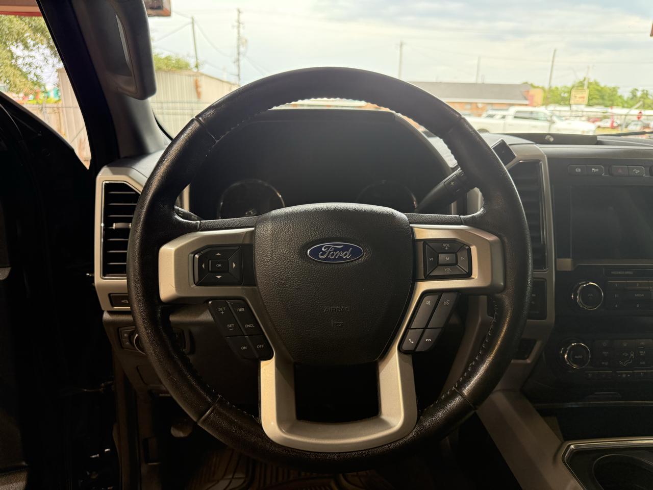 Ford F-250 SD Lariat Crew Cab 4WD 2020