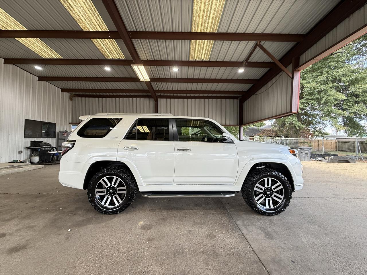 Toyota 4Runner Limited 2WD V6 2019