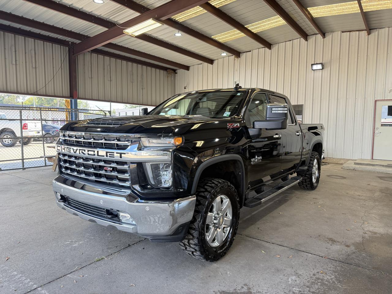 Chevrolet Silverado HD photo 2