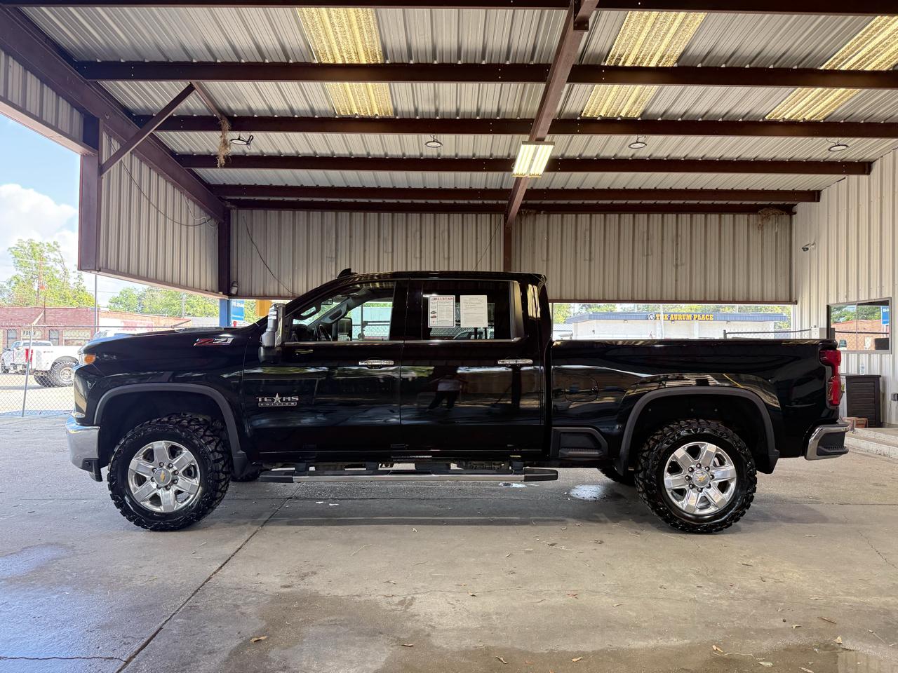Chevrolet Silverado HD photo 3