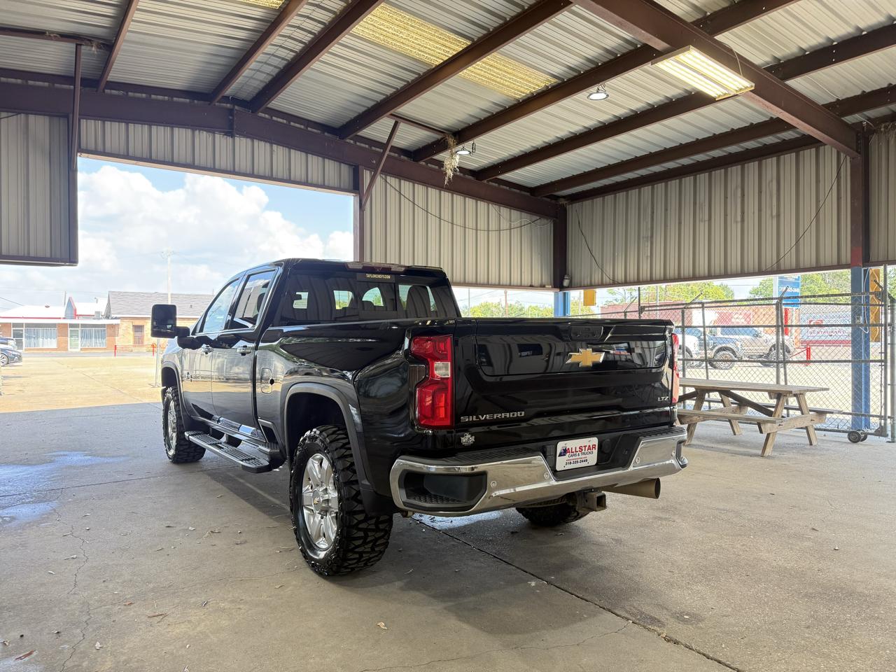 Chevrolet Silverado HD photo 4