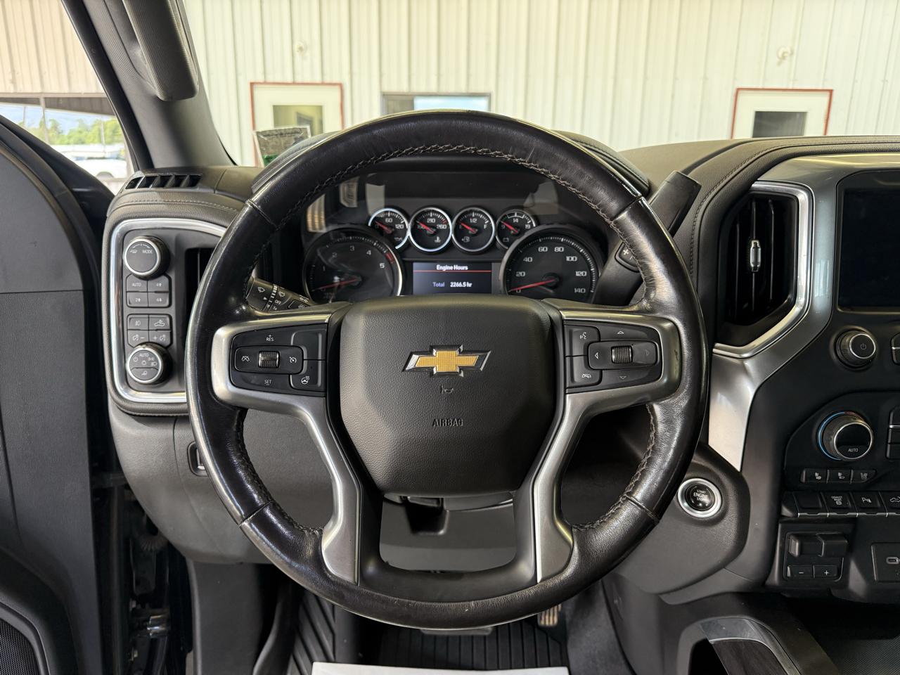 Chevrolet Silverado HD photo 15