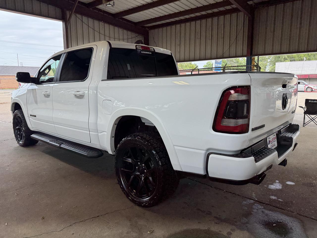 RAM 1500 Laramie Crew Cab SWB 4WD 2022