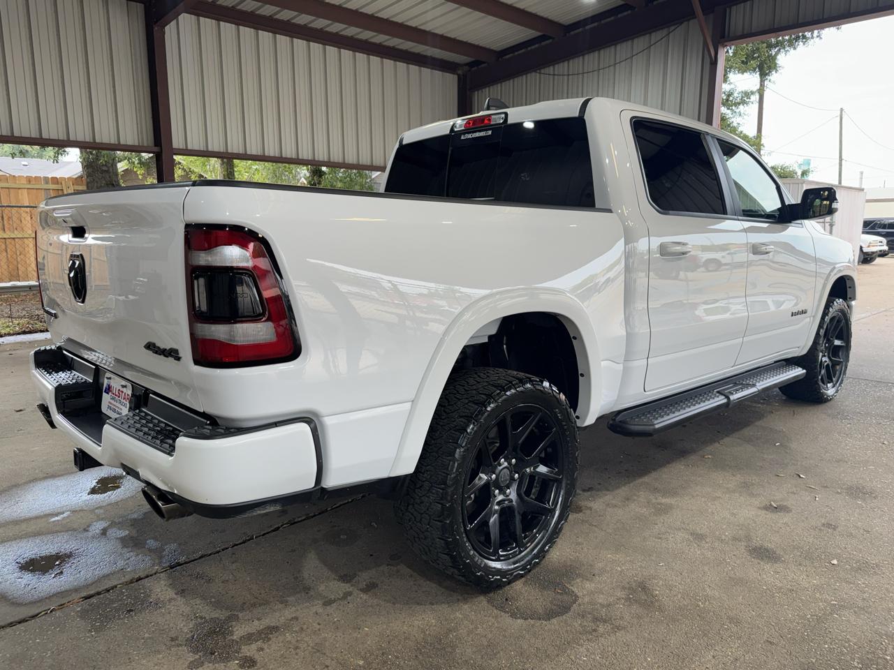 RAM 1500 Laramie Crew Cab SWB 4WD 2022