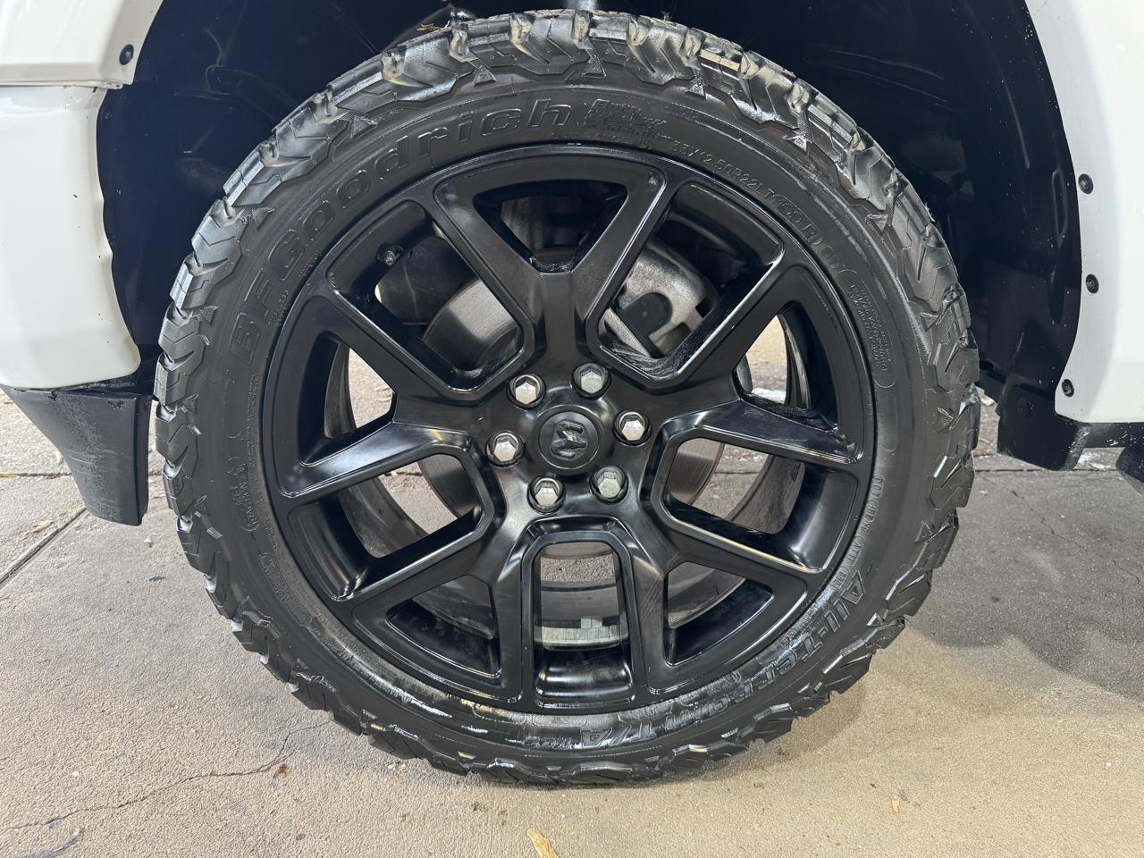 RAM 1500 Laramie Crew Cab SWB 4WD 2022