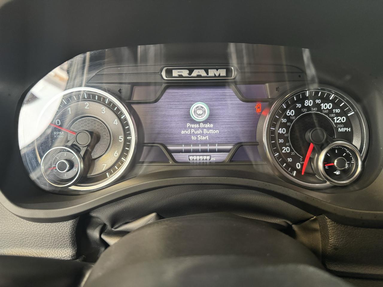 RAM 1500 Laramie Crew Cab SWB 4WD 2022