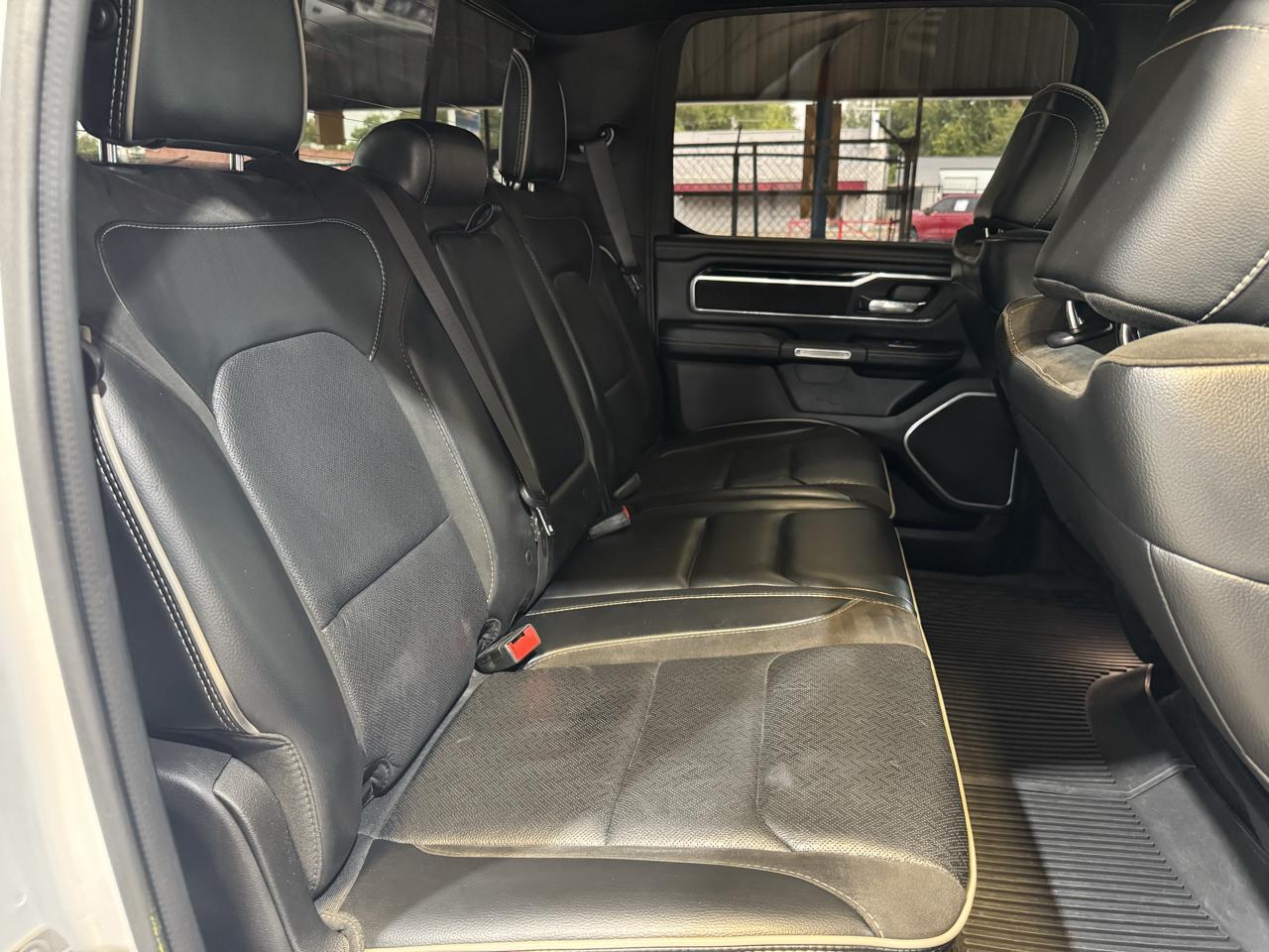 RAM 1500 Laramie Crew Cab SWB 4WD 2022